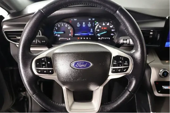 $26186 : Ford Explorer 2023 XLT 4dr S image 3