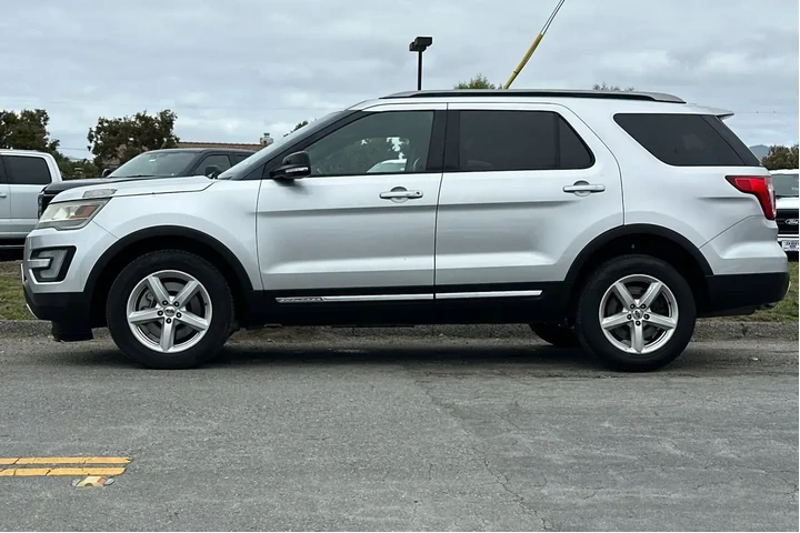 Ford Explorer 2016 AWD XLT 4 image 2