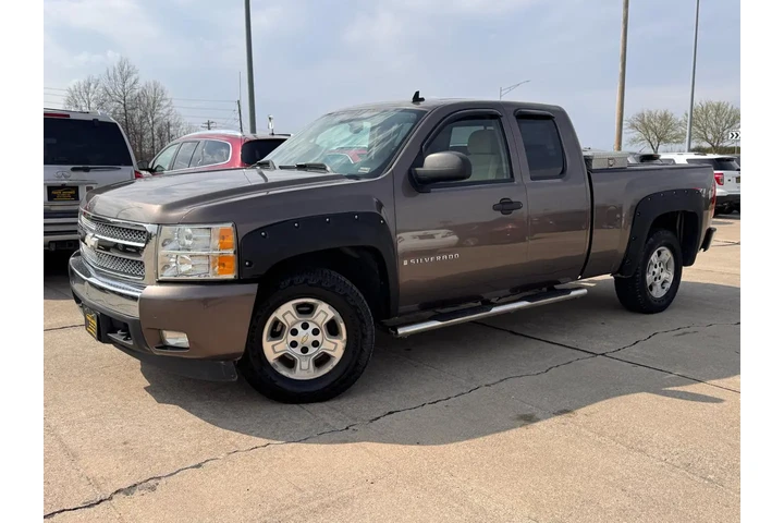 $7999 : 2007 Silverado 1500 Work Truc image 8