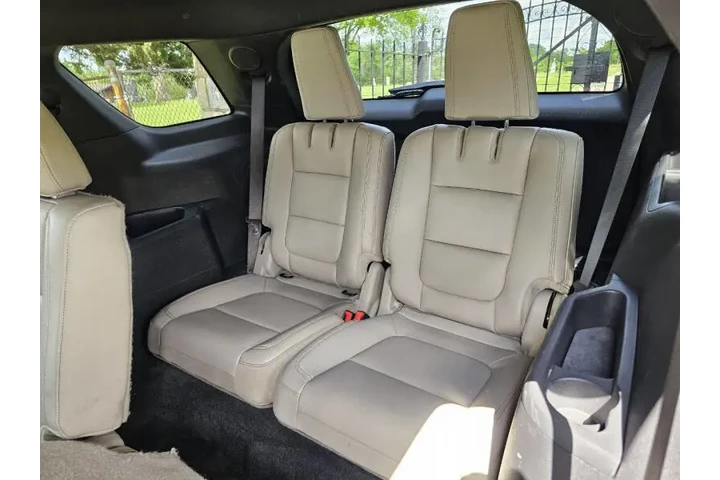 $6995 : 2011 Explorer Limited image 10