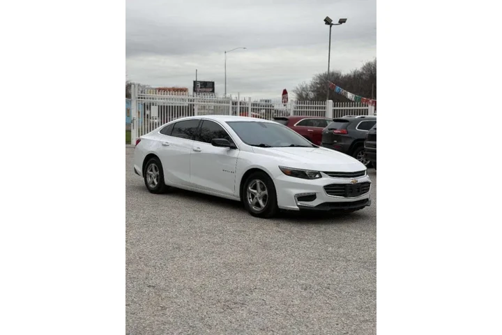 $6999 : 2017 Malibu LS image 6