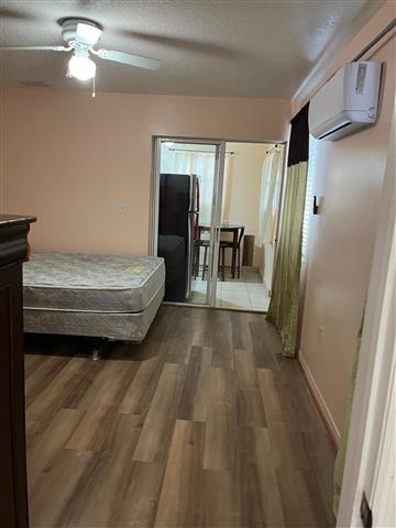 $1250 : Rento apartamento amueblado image 1