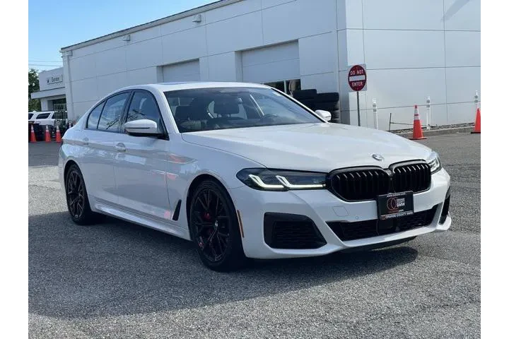 $64177 : BMW 5 Series 2023 AWD M550i image 3