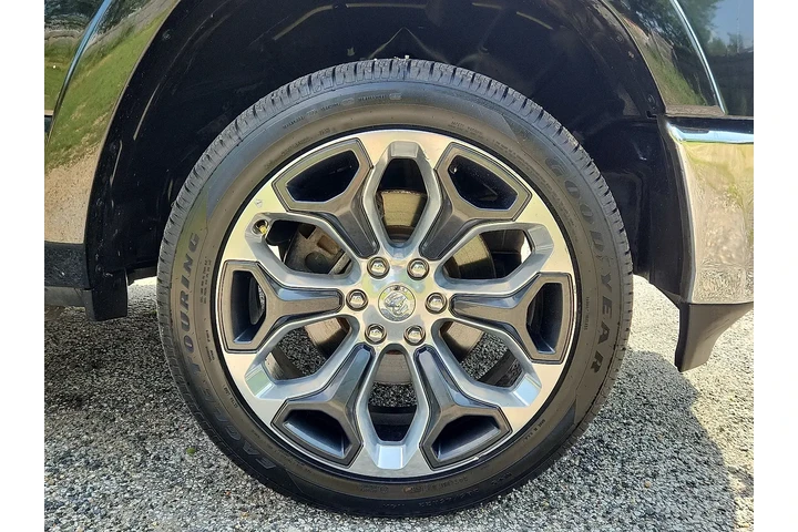 $35495 : Ram 1500 2019 4x4 Limited 4d image 9