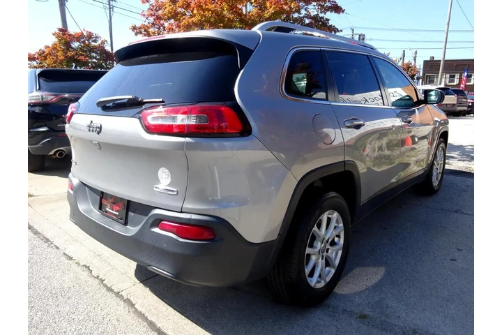 $7900 : 2015 Cherokee 4WD 4dr Latitude image 5