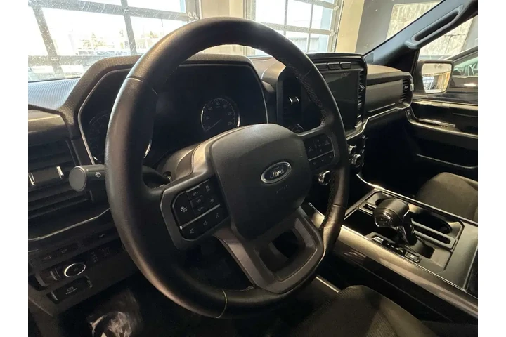 $38472 : Ford F-150 2023 4x4 XLT 4dr image 9