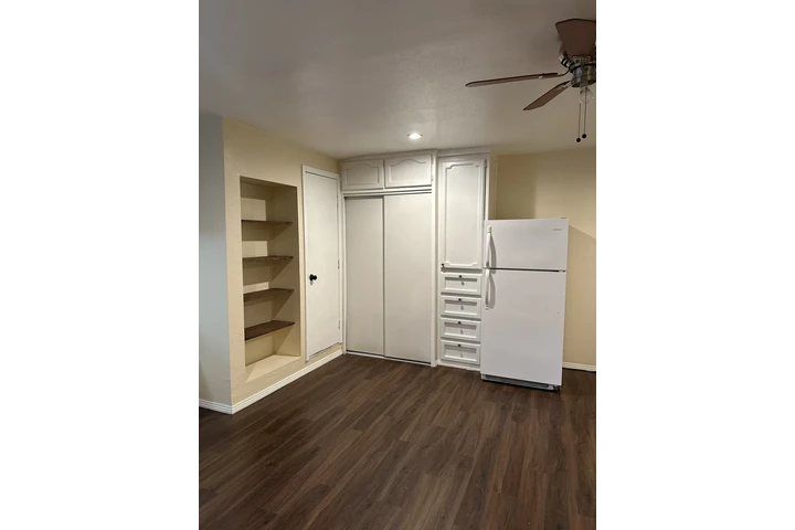 $1500 : Studio en Fontana $1500 image 4