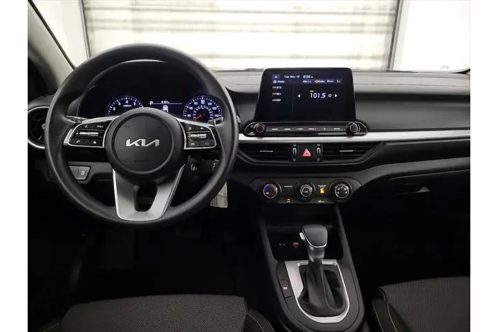 $18998 : Kia Forte 2024 LXS 4dr Sedan image 9