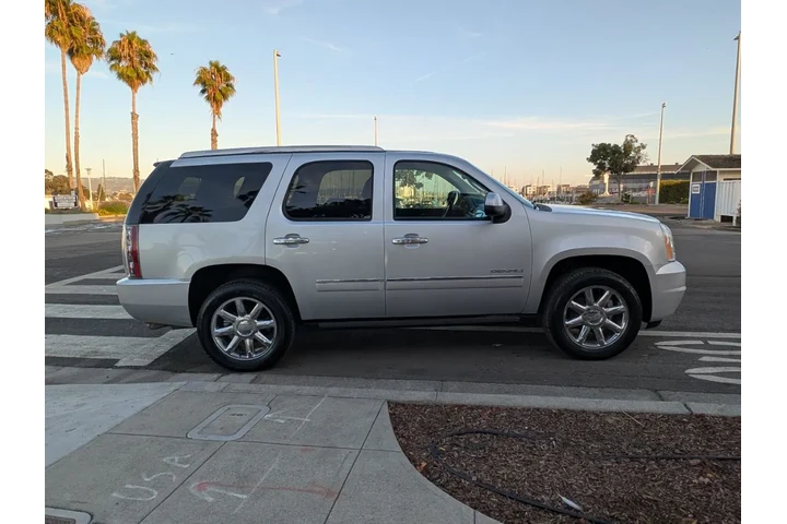 $13988 : 2012 Yukon Denali image 5