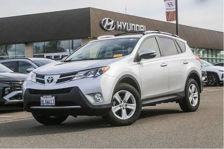 $17991 : Toyota RAV4 2014 AWD XLE 4dr image 1