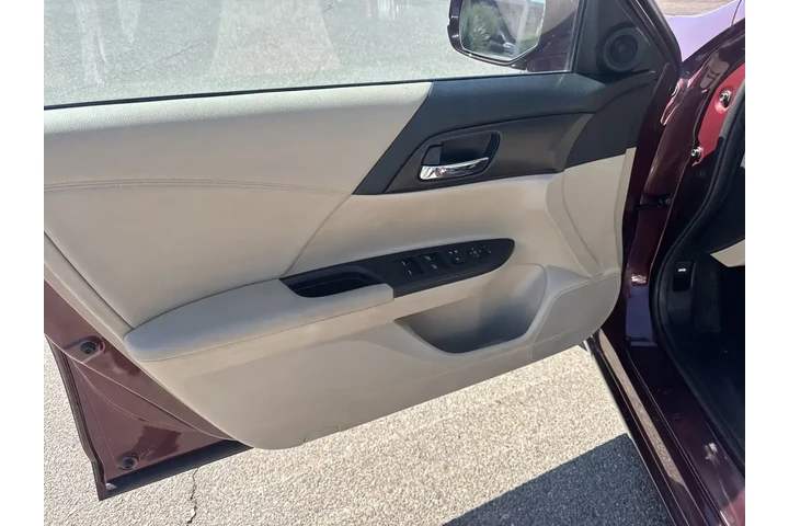 Honda Accord 2014 EX 4dr Sed image 10