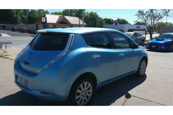 $7599 : 2015 LEAF S image 7
