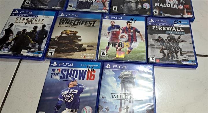 $4500 : PLAYSTATION4 CON 11 JUEGOS Y image 5