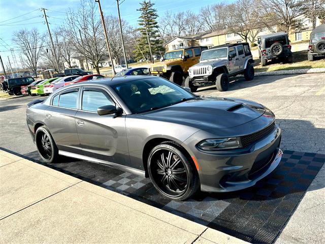 $25791 : 2019 Charger GT RWD image 2