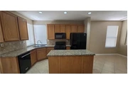 $900 : 3 spacious natural light home thumbnail