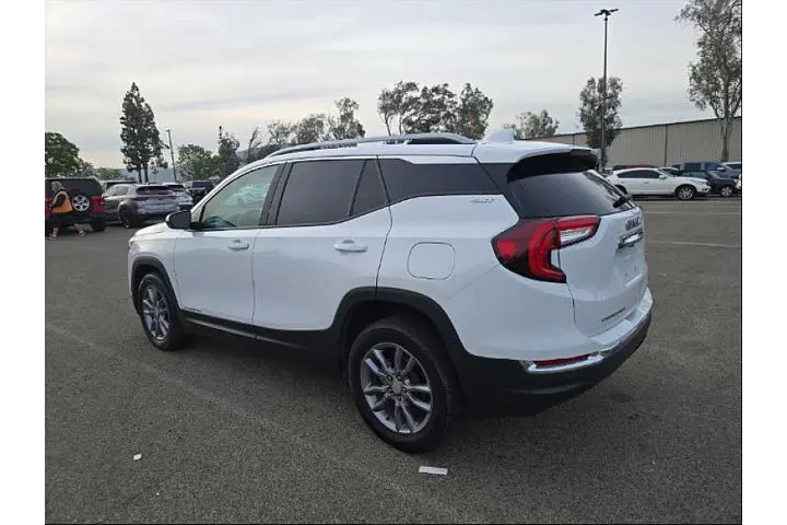 $26995 : GMC Terrain 2024 AWD SLT 4dr image 1