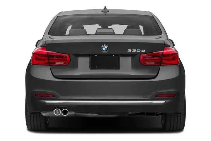 $16975 : BMW 3 Series 2017 330e iPerf image 5