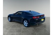 $33302 : Chevrolet Camaro 2023 LT 2dr thumbnail
