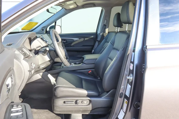 $35988 : 2025 Ridgeline RTL AWD image 7