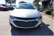 $15588 : Chevrolet Malibu 2020 LT 4dr thumbnail