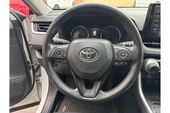 $23966 : Toyota RAV4 2020 LE 4dr SUV image 6