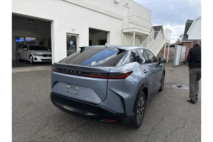 $27943 : Lexus RZ 300e 2024 Premium 4 image 3