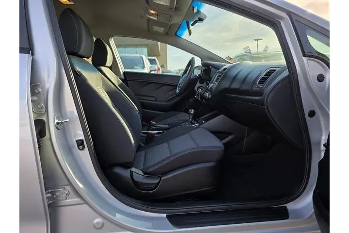 $11500 : Kia Forte 2018 LX 4dr Sedan image 10