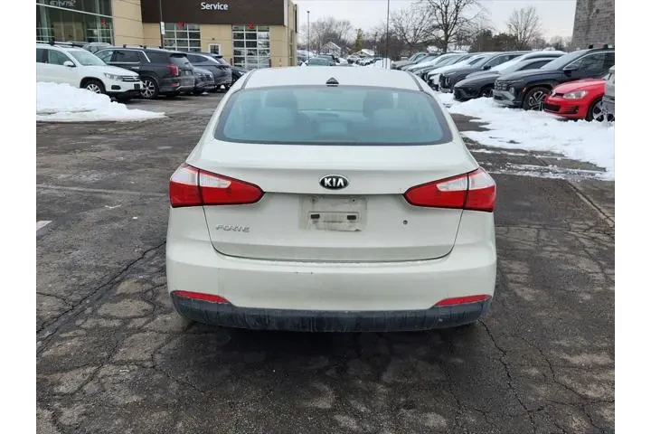$4766 : Kia Forte 2015 LX 4dr Sedan image 4