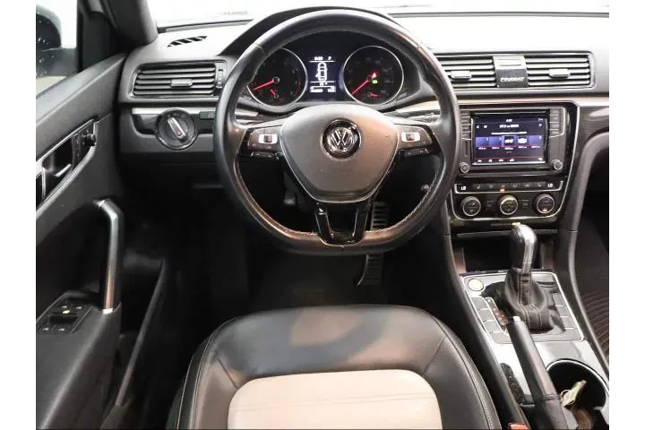 $14995 : Volkswagen Passat 2018 V6 GT image 8