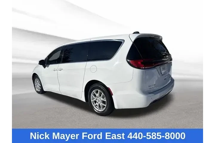 $21995 : Chrysler Pacifica 2023 Touri image 5