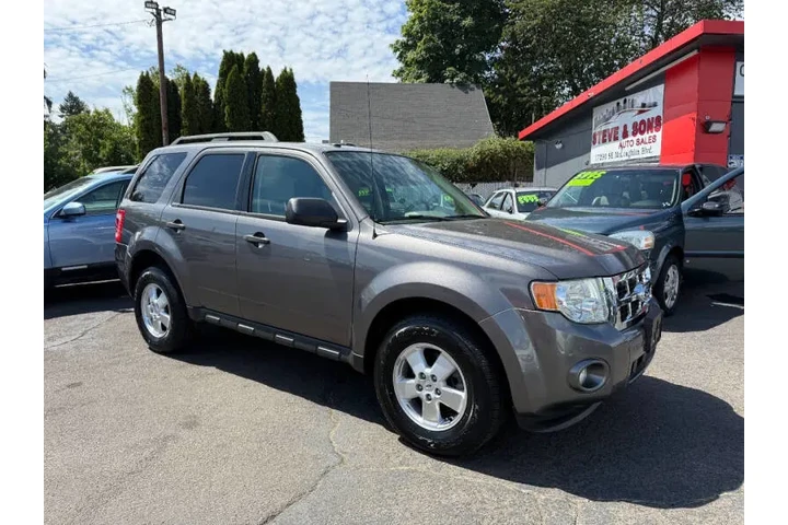 2012 Escape XLT image 1