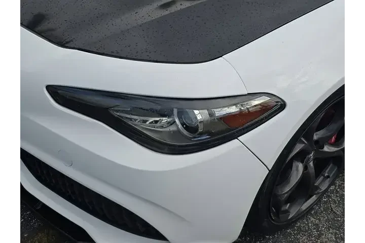 $13990 : Alfa Romeo Giulia 2019 Base image 6