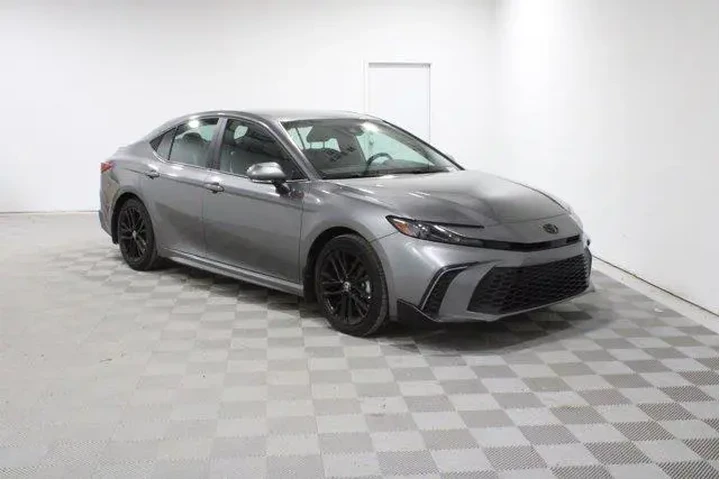 $31955 : Toyota Camry 2025 SE 4dr Sed image 1