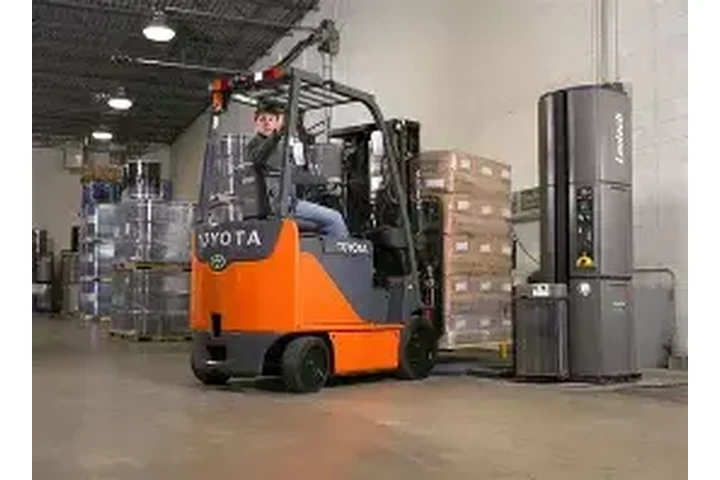 Sit Down Forklift Pomona, CA image 1