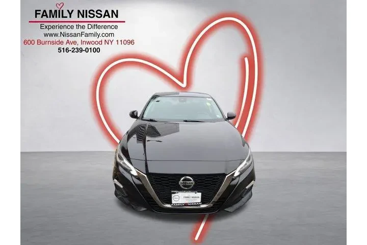 $15761 : Nissan Altima 2021 2.5 SR 4d image 2