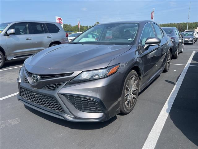 $23390 : PRE-OWNED 2022 TOYOTA CAMRY SE image 5