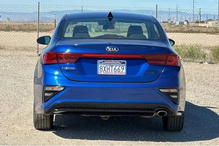 $15888 : Kia Forte 2021 LXS 4dr Sedan image 5