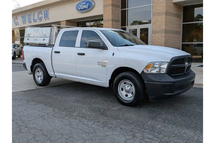 $20680 : Ram 1500 Classic 2021 4x2 Tr image 1