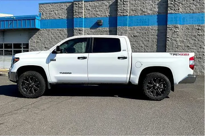 $45495 : Toyota Tundra 2020 4x4 SR5 4 image 3
