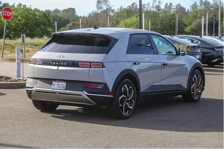 $25991 : Hyundai IONIQ 5 2024 SEL 4dr image 5