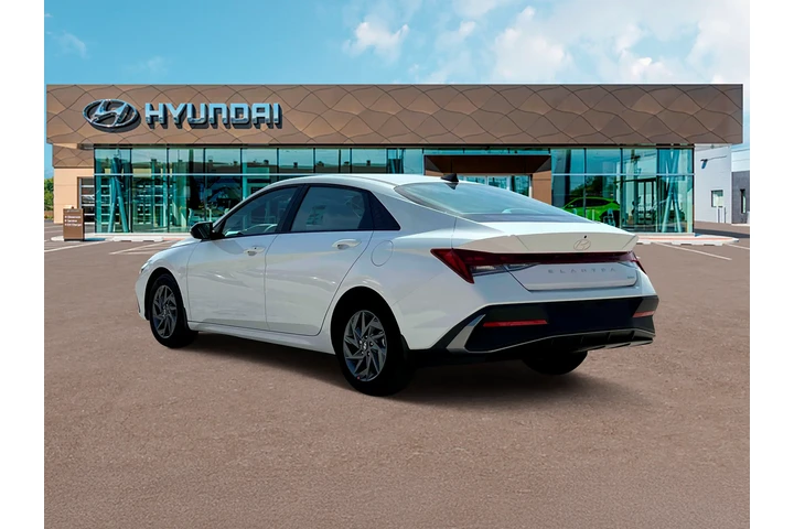 $27030 : Hyundai ELANTRA Hybrid 2025 image 5