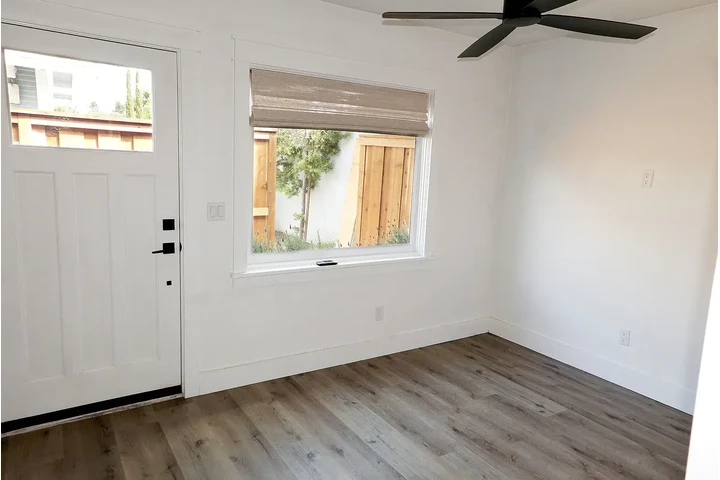 $1150 : house for rent image 10