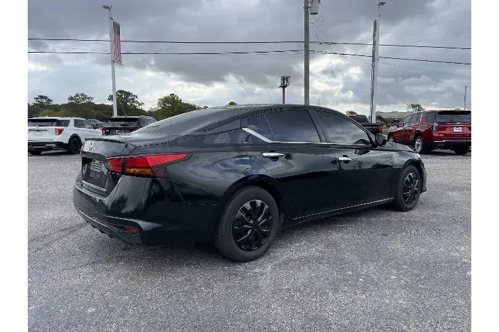 Nissan Altima 2022 2.5 S 4dr image 2