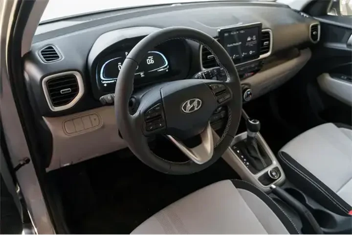 $20980 : Hyundai VENUE 2025 SEL 4dr C image 8