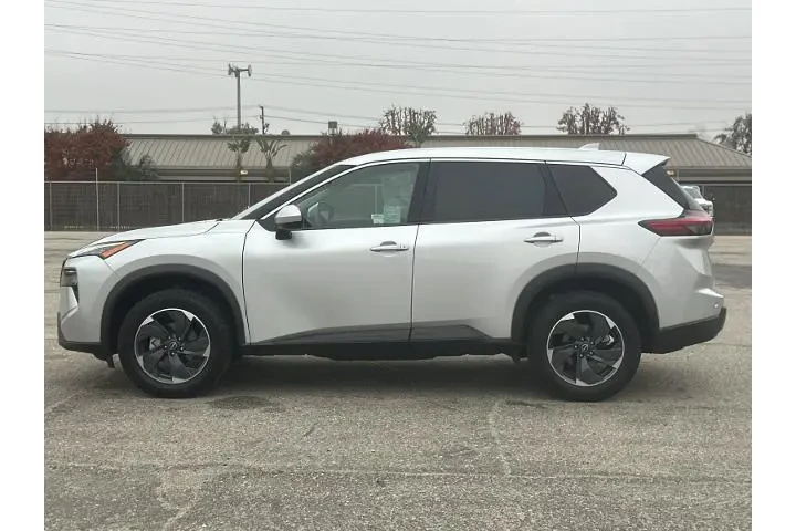 $20750 : Nissan Rogue 2024 SV 4dr Cro image 6
