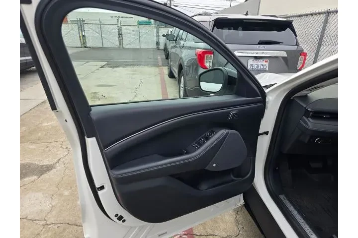 $28500 : Ford Mustang Mach-E 2023 Pre image 7