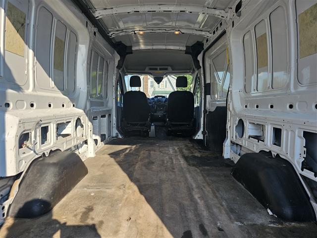 $15900 : 2016 Transit image 6