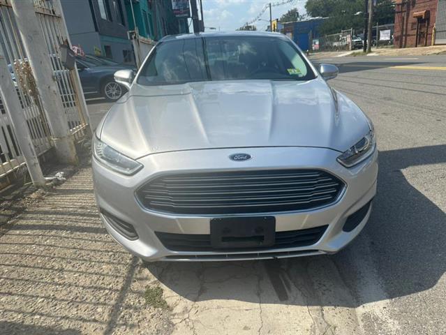 $6999 : Used 2014 Fusion 4dr Sdn SE F image 8