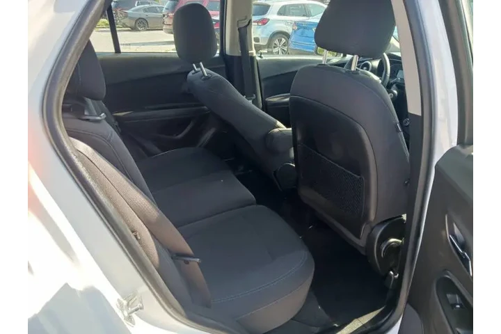 $7995 : 2016 Trax LS image 5