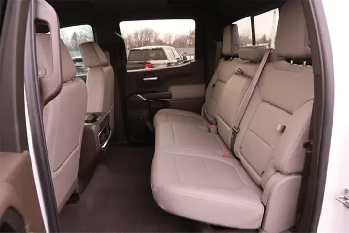 $33950 : GMC Sierra 1500 2019 4x4 SLT image 9